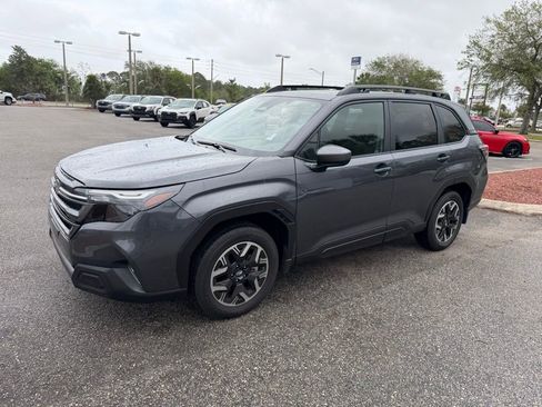 Used 2025 Subaru Forester Premium w/ Protection Package image 13