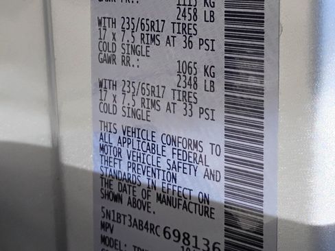 Used 2024 Nissan Rogue S AWD/4WD image 16