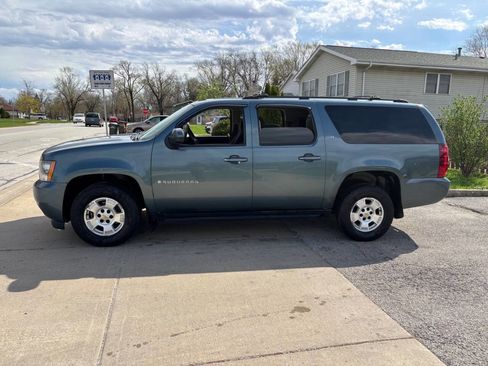 Used 2009 Chevrolet Suburban LT w/ Convenience Package 1 image 23