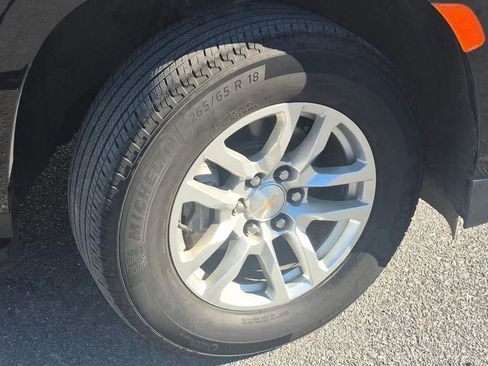 Used 2024 Chevrolet Tahoe LT image 3