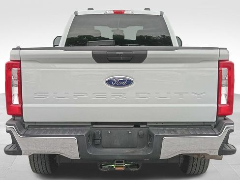 Certified 2025 Ford F250 XLT AWD/4WD image 5