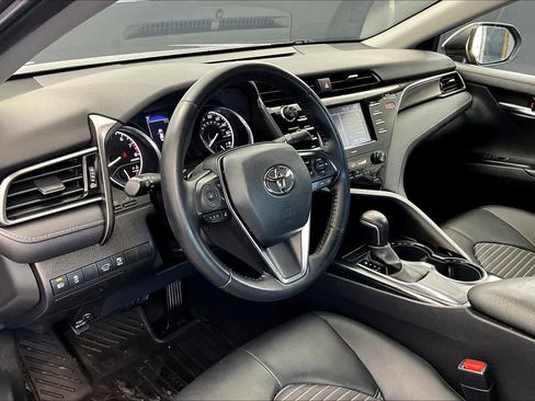 Used 2020 Toyota Camry SE FWD image 16