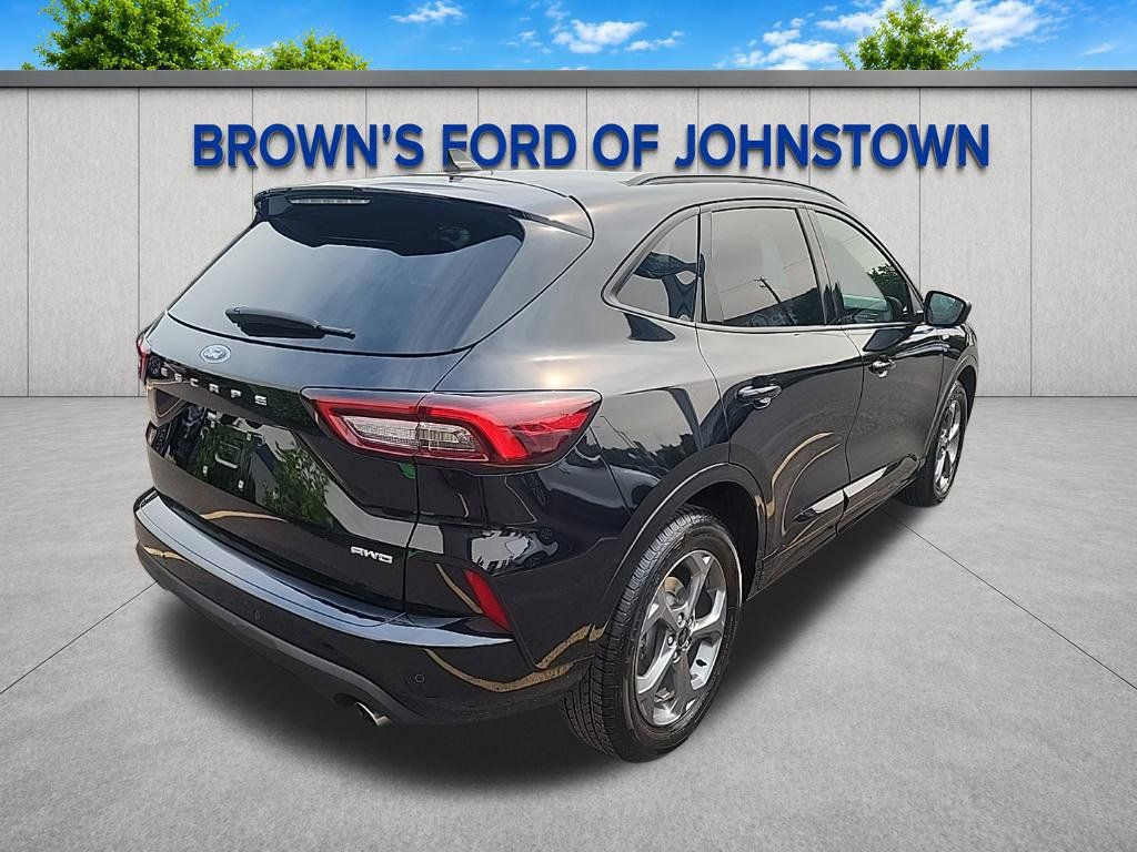 Used 2023 Ford Escape ST-Line w/ Tech Pack #1 AWD/4WD image 9