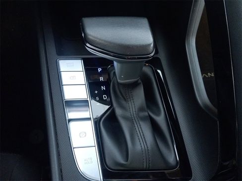 Used 2024 Hyundai Elantra SEL w/ Convenience Package image 12