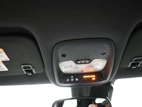 Used 2023 Chevrolet TrailBlazer RS w/ Convenience Package AWD/4WD image 12