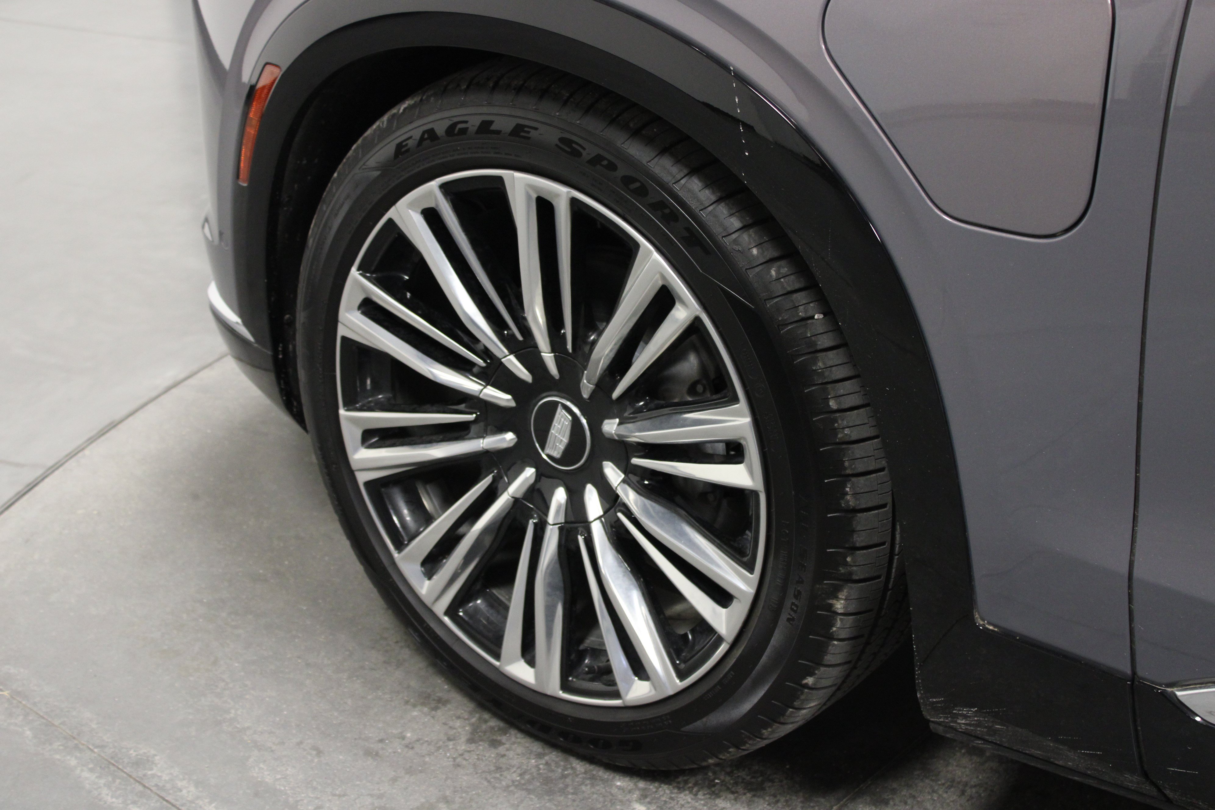 Used 2026 Cadillac Vistiq Premium Luxury AWD/4WD image 10