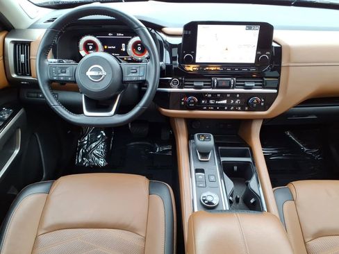 Used 2023 Nissan Pathfinder Platinum w/ Cargo Package image 14