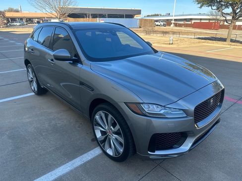 Used 2019 Jaguar F-PACE S image 6