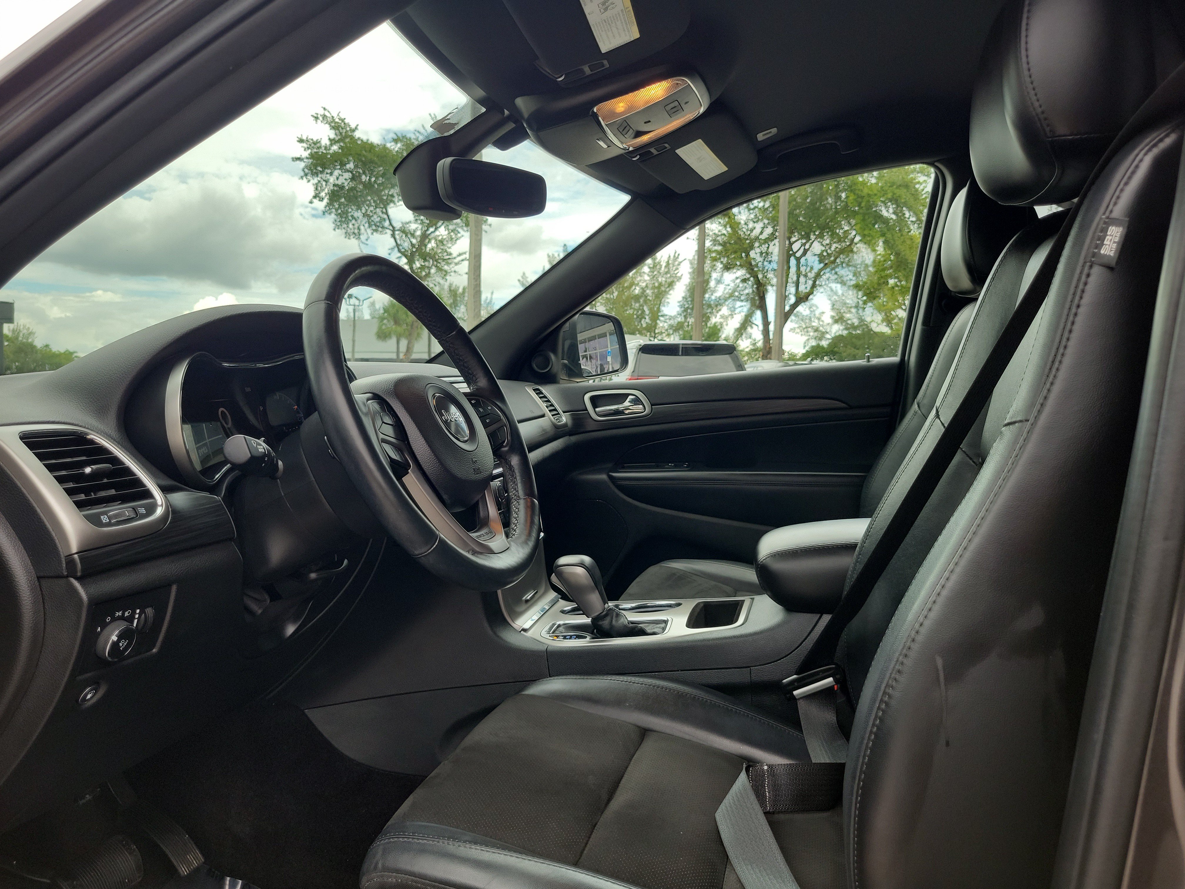 Used 2019 Jeep Grand Cherokee Altitude RWD image 11