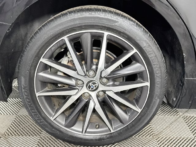 Used 2022 Toyota Camry XLE FWD image 30