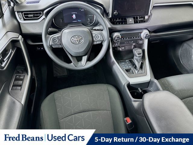 Used 2023 Toyota RAV4 XLE AWD/4WD image 26