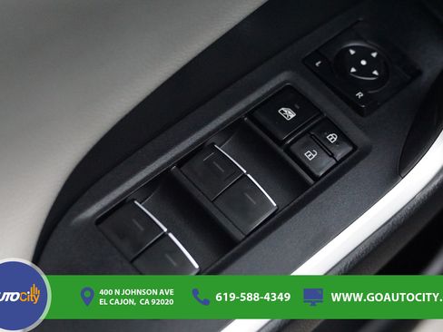 Used 2022 Toyota RAV4 Limited FWD image 17