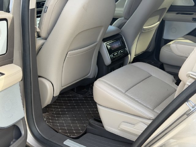 Used 2021 Lincoln Aviator Grand Touring w/ Equipment Group 302A AWD/4WD image 23