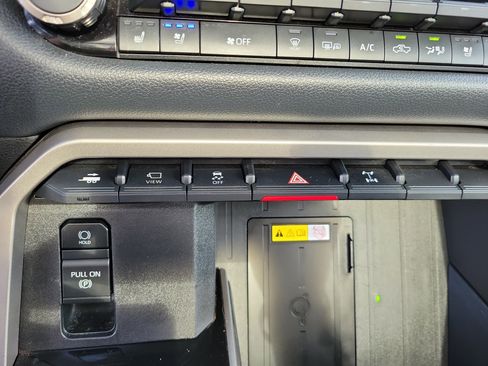 Used 2022 Toyota Tundra Limited w/ TRD Off-Road Package image 25