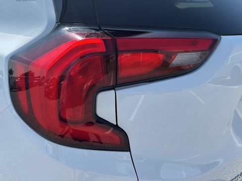Used 2018 GMC Terrain SLE FWD image 28