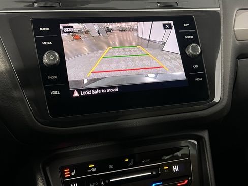 Used 2023 Volkswagen Tiguan SE image 21