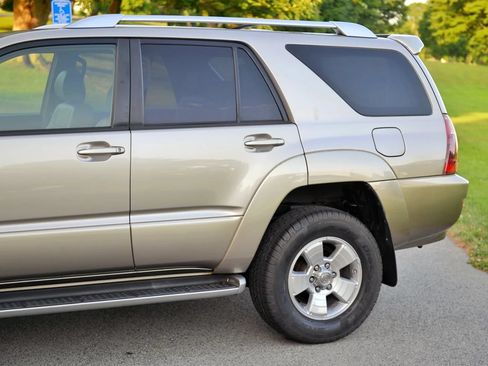 Used 2004 Toyota 4Runner Limited AWD/4WD image 7