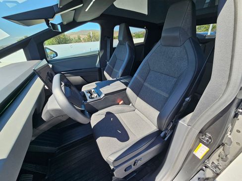 Used 2026 Tesla Cybertruck 2WD Crew Cab image 20