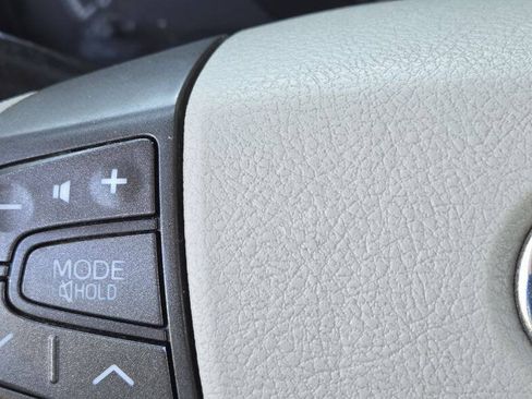 Used 2011 Toyota Sienna LE FWD image 27