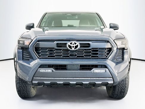 Used 2025 Toyota Tacoma TRD Off-Road image 2