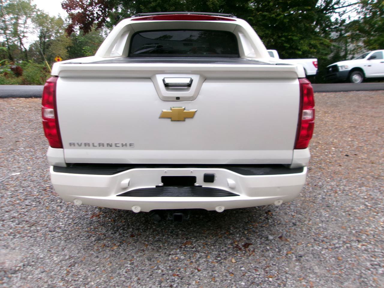Used 2013 Chevrolet Avalanche LTZ AWD/4WD image 23