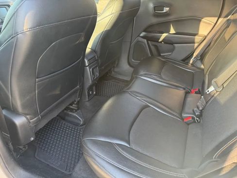 Used 2018 Jeep Compass Latitude w/ Cold Weather Group AWD/4WD image 6