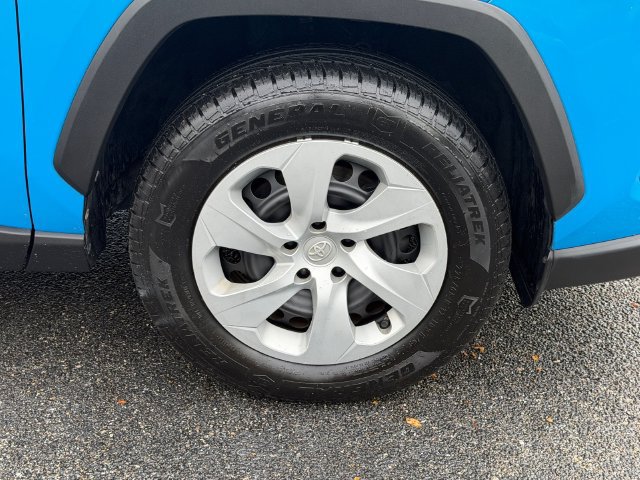 Certified 2019 Toyota RAV4 LE AWD/4WD image 9