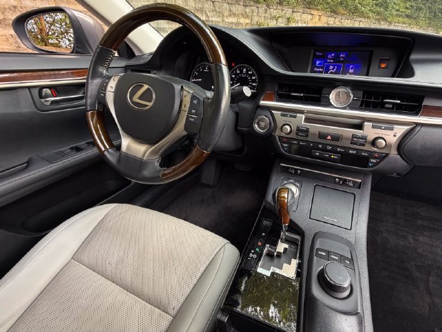 Used 2014 Lexus ES 350 w/ Premium Package FWD image 34