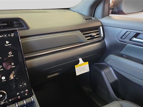 Used 2026 GMC Terrain AT4 w/ Technology Package II AWD/4WD image 18