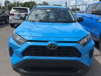 Used 2021 Toyota RAV4 LE AWD/4WD video 1