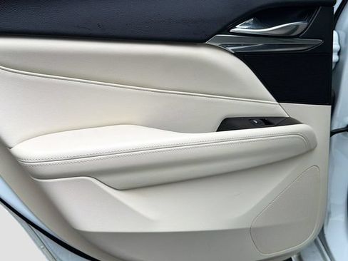 Used 2023 Cadillac CT4 Luxury w/ Sun And Sound Package RWD image 21