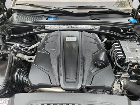 Used 2023 Porsche Macan S AWD/4WD image 22