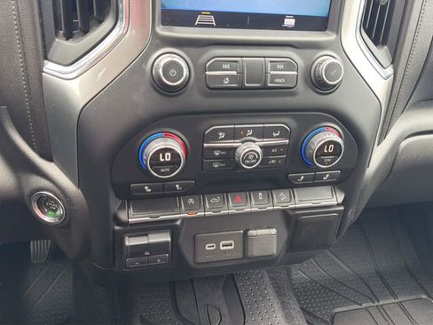 Used 2019 Chevrolet Silverado 1500 LT w/ Texas Edition AWD/4WD image 28