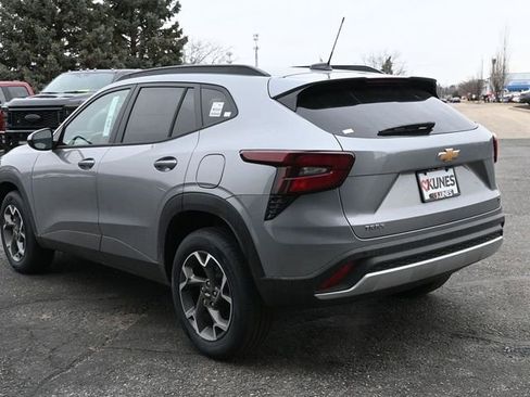 New 2026 Chevrolet Trax LT w/ Driver Confidence Package image 8