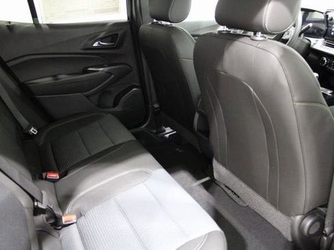 New 2026 Chevrolet Trax LT w/ Sunroof Package image 26