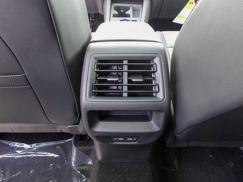 New 2026 Volkswagen Tiguan SE R-Line image 25