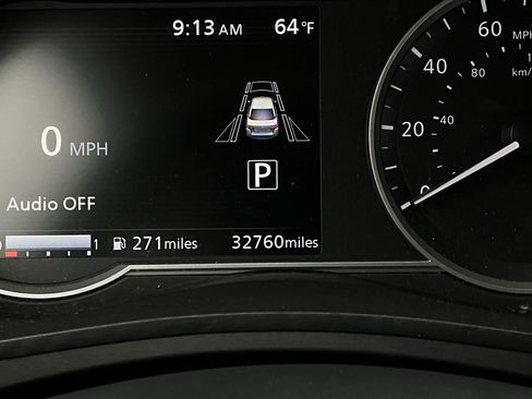 Used 2025 Nissan Versa SV image 34