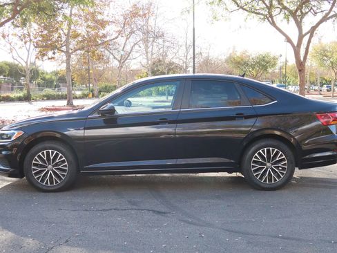 Used 2019 Volkswagen Jetta SEL image 3