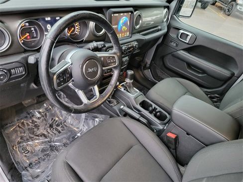 Certified 2019 Jeep Wrangler Unlimited Sahara image 19