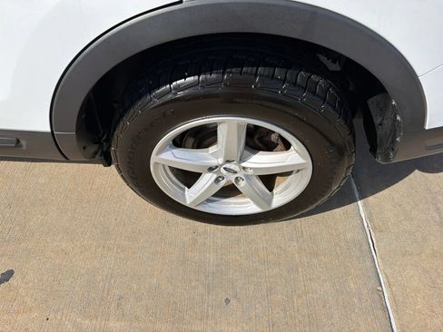Used 2018 Ford Explorer 4WD image 9