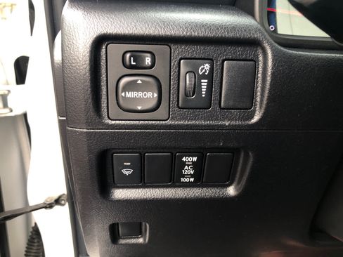 Used 2018 Toyota 4Runner TRD Off-Road Premium image 11