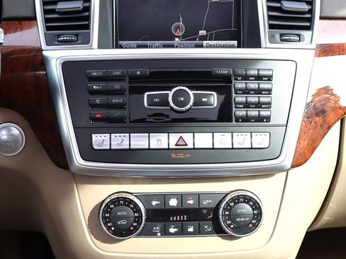 Used 2015 Mercedes-Benz GL 320 BlueTEC 4MATIC image 13