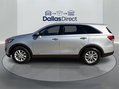 Used 2017 Kia Sorento LX image 8