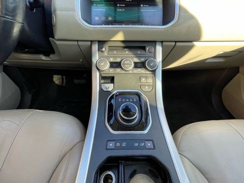 Used 2017 Land Rover Range Rover Evoque SE Premium image 16