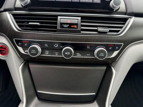Certified 2018 Honda Accord Touring image 15