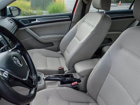 Used 2017 Volkswagen Golf Alltrack S image 22