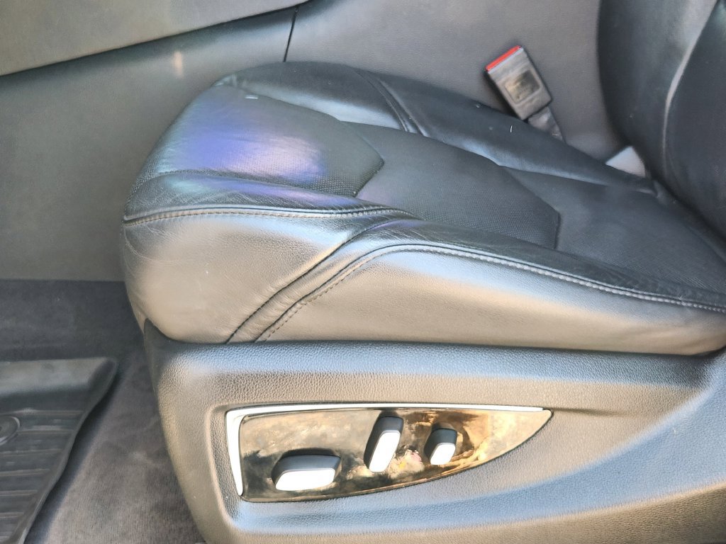 Used 2020 Cadillac Escalade 2WD w/ LPO, Radiant Package image 24