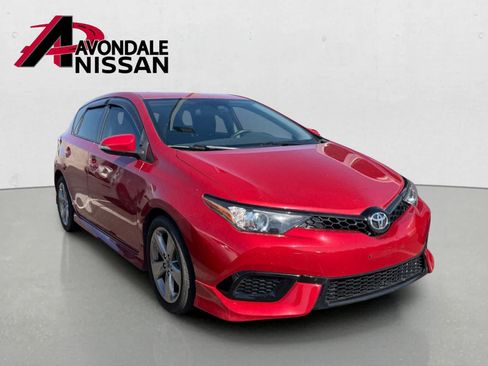 Used 2018 Toyota Corolla iM w/ Carpet Mat Package (TMS) FWD image 5