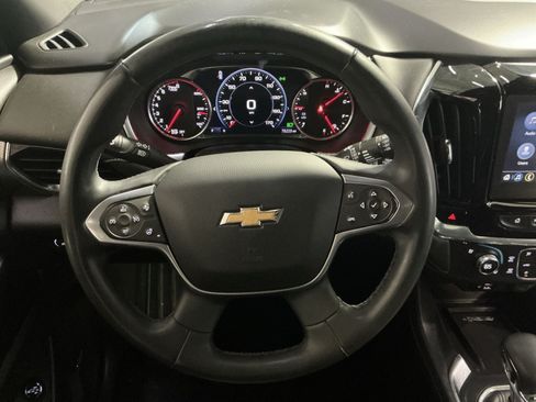 Used 2023 Chevrolet Traverse Premier AWD/4WD image 17