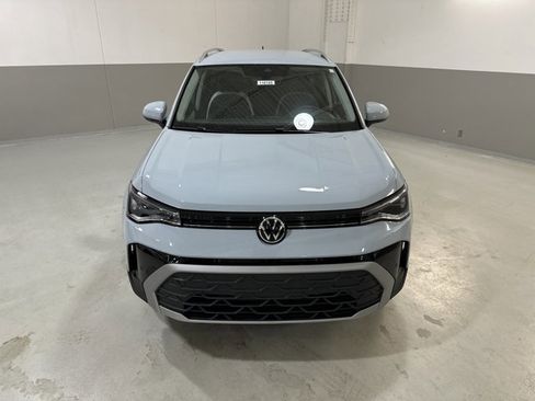 New 2026 Volkswagen Taos SE image 3